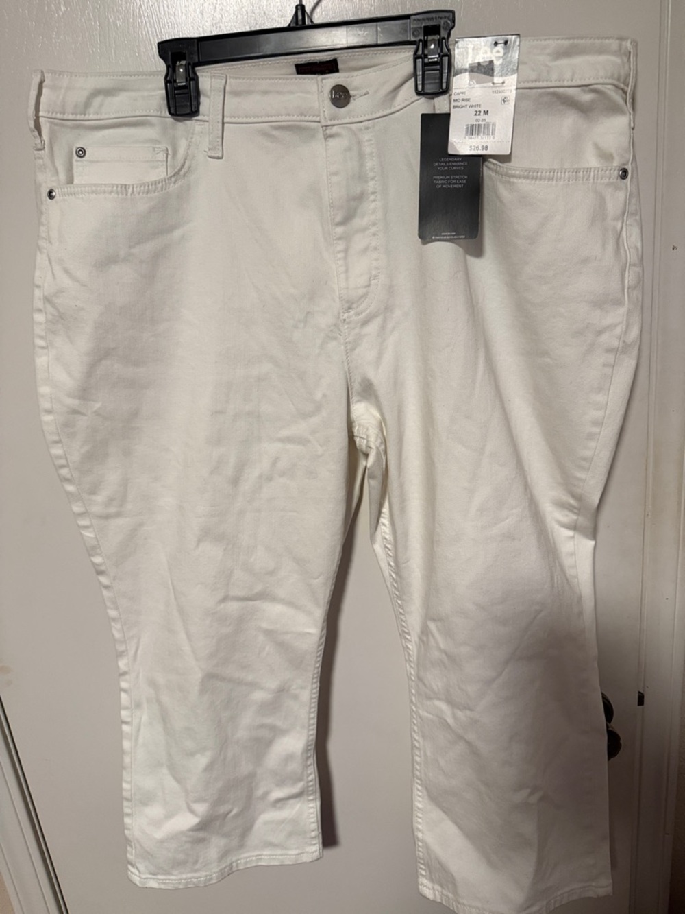 Lee Women’s White Capris